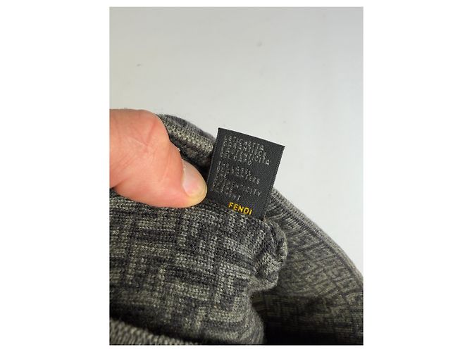 Vintage Fendi Zucca Wollmütze Grau ca. Ende der 2000er - Ansicht 9