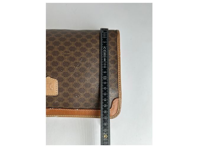Edge Céline Vintage Celine Macadam Canvas Bifold Wallet Late 1980s Brown - view 9