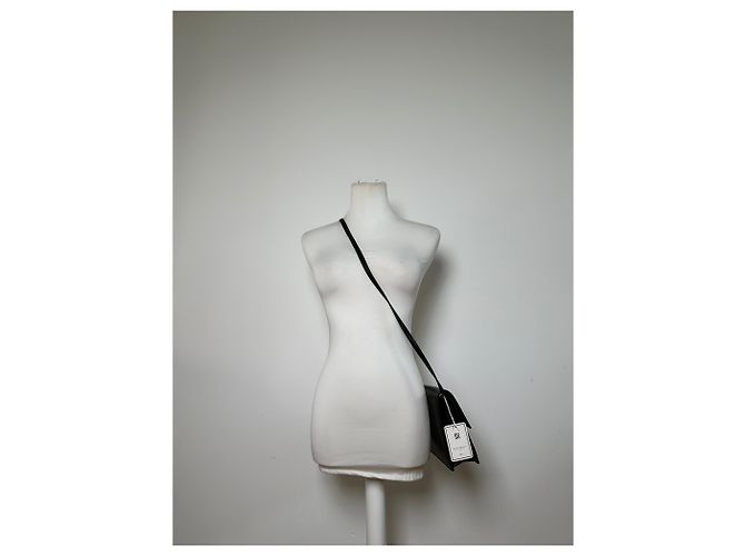 Vintage Givenchy 4G Logo Leder-Crossbody-Bag mit Klappe Ende der 1980er Jahre Schwarz - Ansicht 7