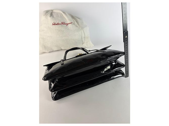 Gancini Salvatore Ferragamo Vintage Ferragamo Patent Structured Top-Handle Bag Late 1990s Black - view 10