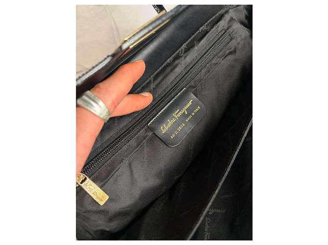 Gancini Salvatore Ferragamo Vintage Ferragamo Patent Structured Top-Handle Bag Late 1990s Black - view 4
