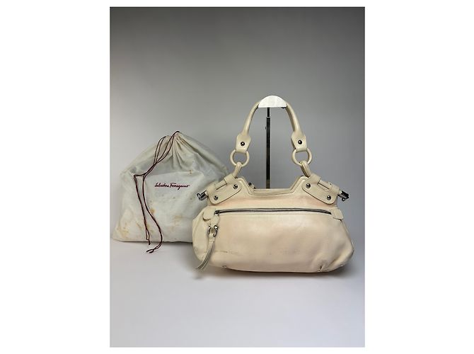 Gancini Salvatore Ferragamo Vintage Ferragamo Soft Leather Hobo Bag Mid-2000s Ivory White - view 2