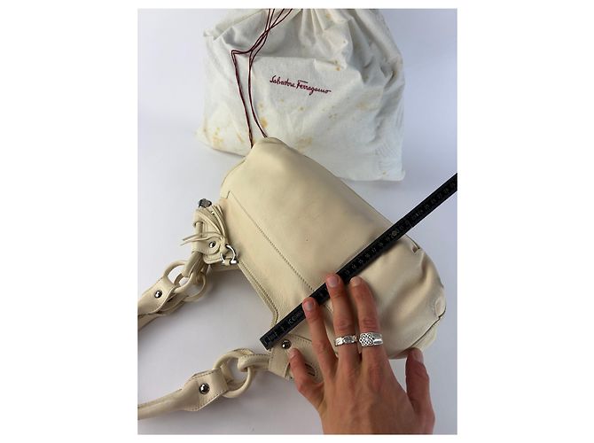 Gancini Salvatore Ferragamo Vintage Ferragamo Soft Leather Hobo Bag Mid-2000s Ivory White - view 9