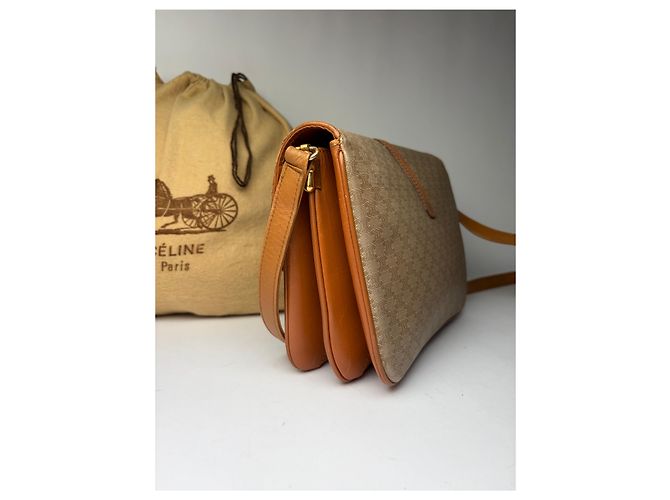 Triomphe Céline Vintage Celine Macadam Canvas Schultertasche mit Klappe c. 2006 Beige Brown - Ansicht 10