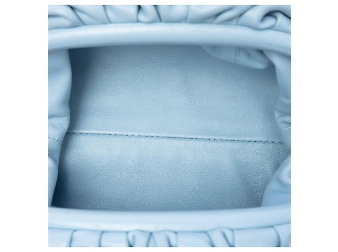 Borsa a tracolla The Mini Pouch in nappa blu Bottega Veneta - vista 4