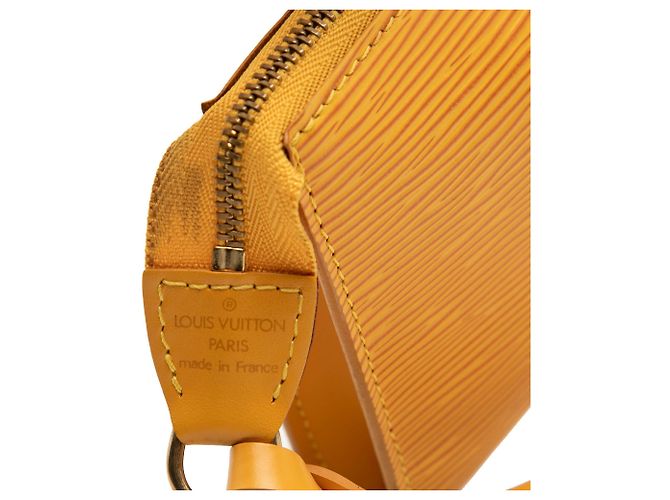 Borsa a tracolla Louis Vuitton Epi Pochette Accessoires Gialla Giallo - vista 5