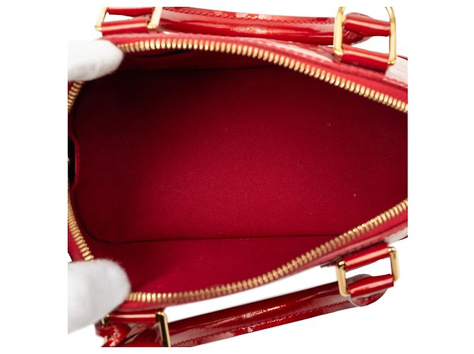 Borsa Satchel Alma BB Louis Vuitton Monogram Vernis Rossa Rosso - vista 4
