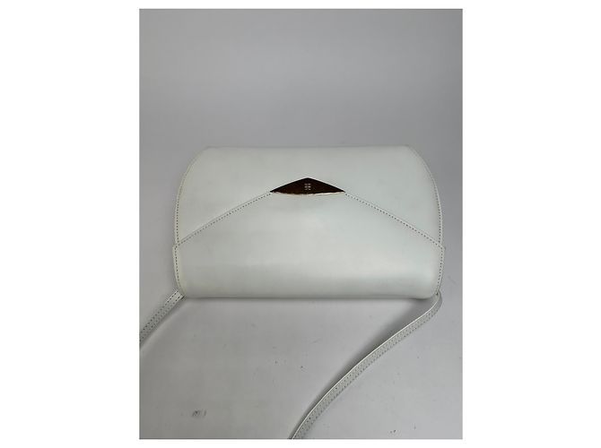 Vintage Givenchy Leder-Crossbody-Tasche mit Klappe Ende der 1970er Jahre Weiß - Ansicht 9