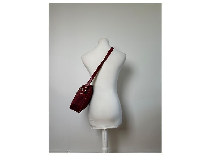 Vintage Givenchy 4G Logo Schultertasche mit Klappe Ende der 1990er Jahre Rot - Ansicht 13