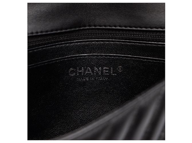 Borsa a tracolla Chanel Mini Square Classic Chevron in pelle d'agnello con patta singola, nera Nero - vista 5