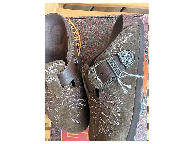 Birkenstock x Etro Zoccoli in camoscio marrone ricamati - vista 4
