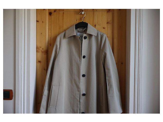 Trench coat bege em algodão COS - vista 15