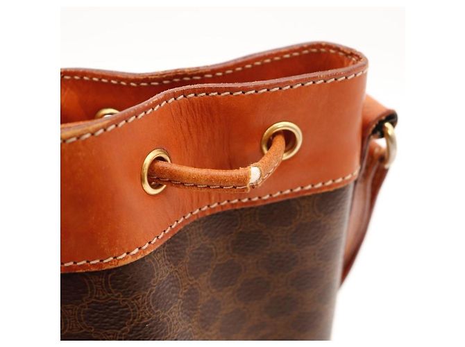 Céline Celine Bolsa Bucket em Lona Macadam Marrom - vista 10