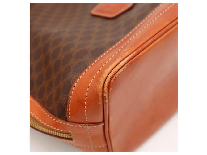 Céline Celine Bolsa Bucket em Lona Macadam Marrom - vista 12