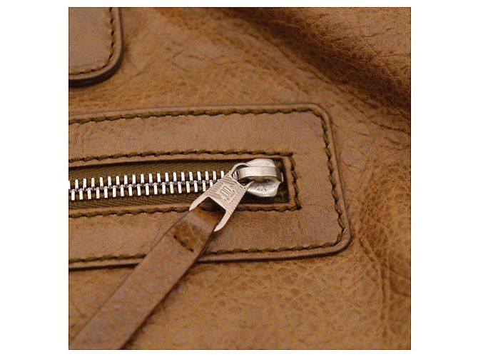 Balenciaga "The First" Borsa Hobo in pelle marrone - vista 9