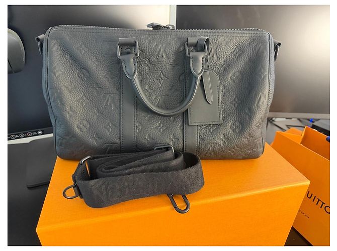 Louis Vuitton Keepall Bandoulière 35 Monogram Taurillon noir – M22765 – Fattura / Full Set Nero - vista 4