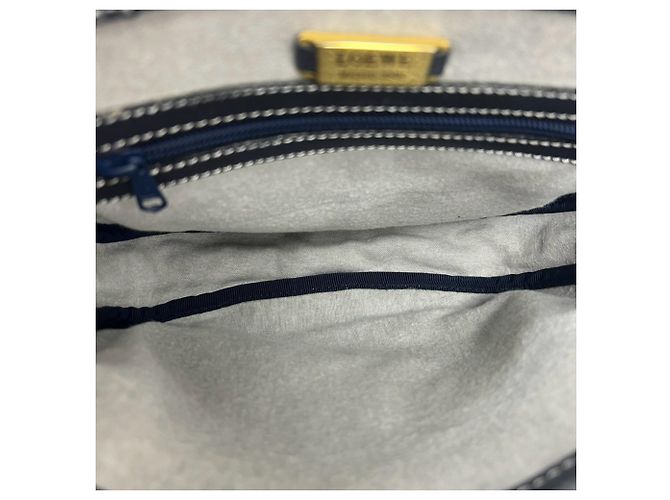 Loewe Vintage Anagram Logo Schultertasche aus Leder Marineblau - Ansicht 9