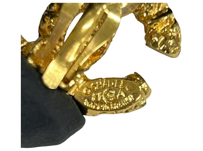 Orecchini a clip Chanel Vintage Coco Mark motivo lava D'oro - vista 3