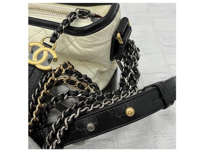 Borsa a tracolla Chanel Gabrielle in pelle matelassé bianca e nera Nero Beige - vista 4