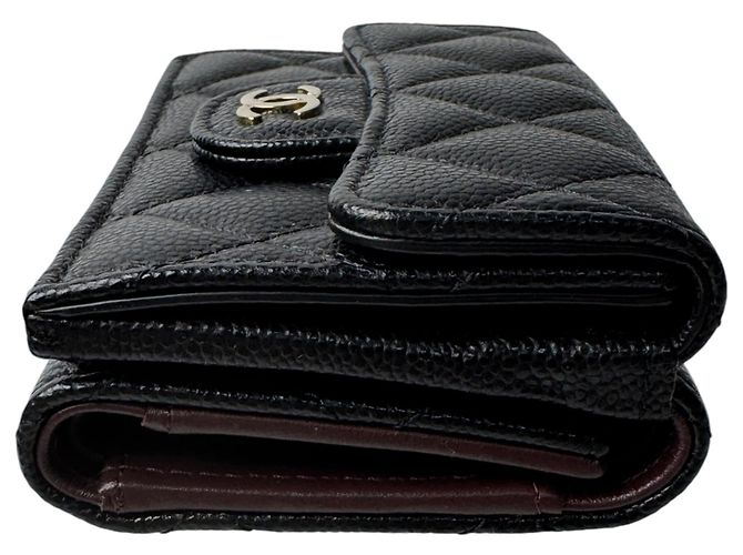 Portafoglio tri-fold Chanel Matelassé Caviar Skin Nero - vista 4