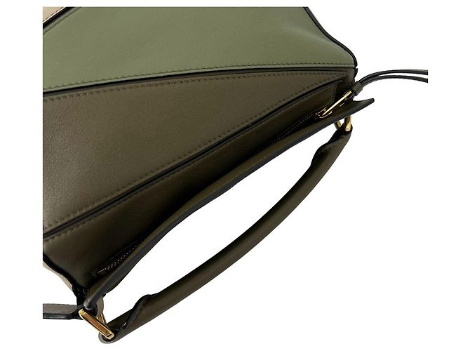 Bolso de hombro de piel Puzzle con Anagrama grabado de Loewe Beige Verde Caqui - vista 4