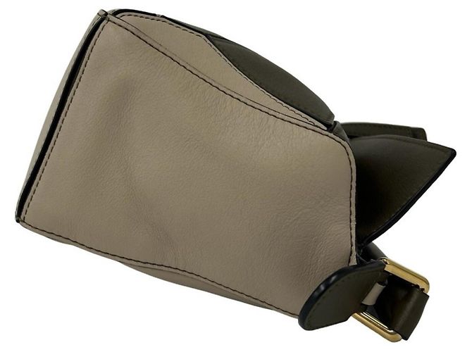 Bolso de hombro de piel Puzzle con Anagrama grabado de Loewe Beige Verde Caqui - vista 6