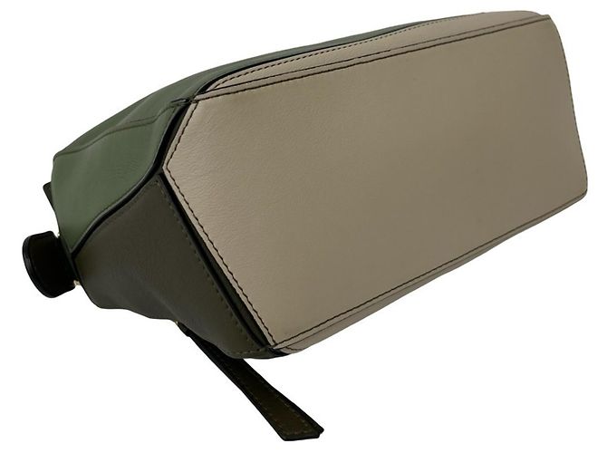 Bolso de hombro de piel Puzzle con Anagrama grabado de Loewe Beige Verde Caqui - vista 7
