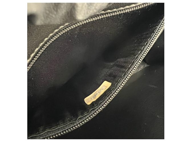 Bolsa de ombro Chanel Matelassé em pele de cordeiro preta Preto - vista 10