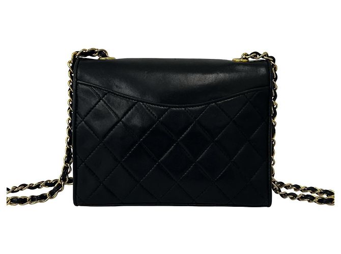 Bolsa de ombro Chanel Matelassé em pele de cordeiro preta Preto - vista 3