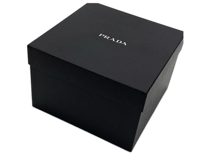 Prada Nylon Bucket Hat mit schwarzem Dreiecks-Logo - Ansicht 12
