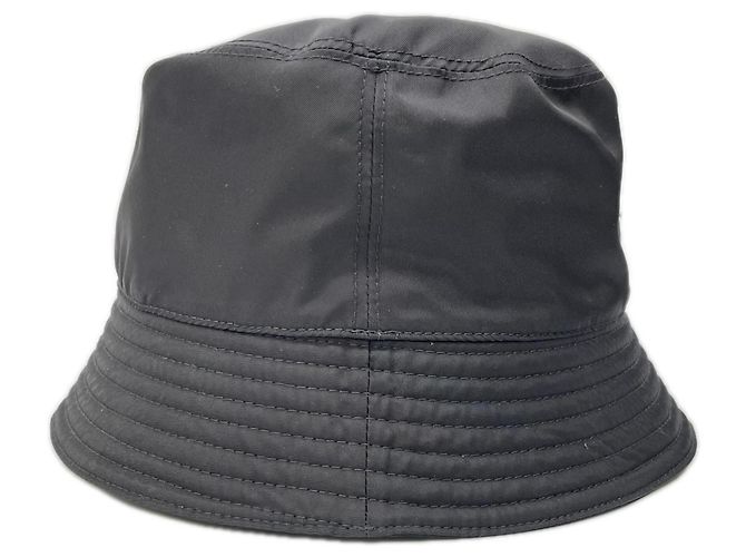 Prada Nylon Bucket Hat mit schwarzem Dreiecks-Logo - Ansicht 4