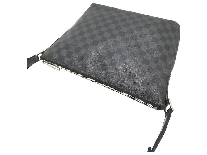 Borsa a tracolla da uomo Louis Vuitton Mick PM Nero - vista 4