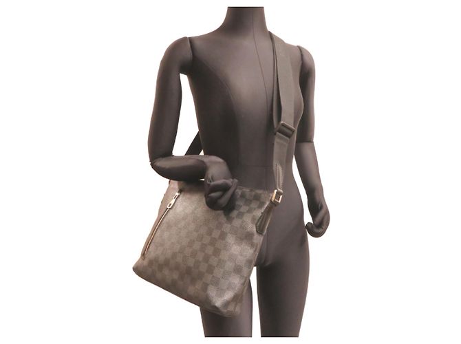 Borsa a tracolla da uomo Louis Vuitton Mick PM Nero - vista 8