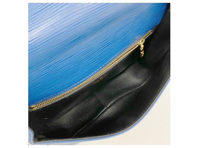 Bolso de hombro Louis Vuitton Epi Saint Cloud Azul - vista 4