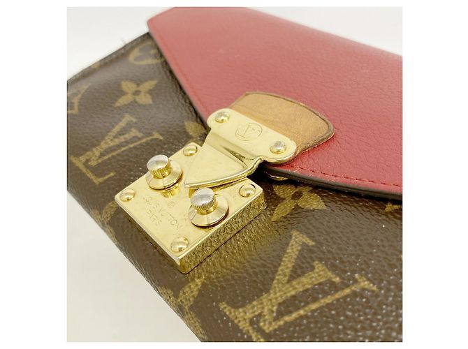 Cartera larga Louis Vuitton Monogram Pallas en Cerise Fucsia - vista 11