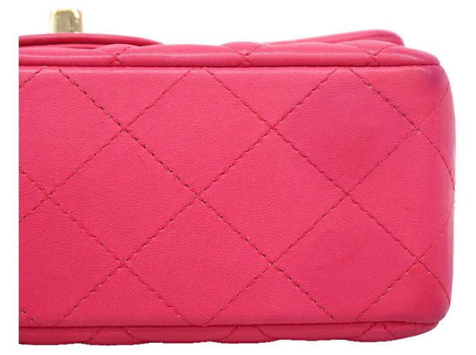Bolsa de Ombro Chanel Mini Matelassé com Corrente Rosa - vista 9