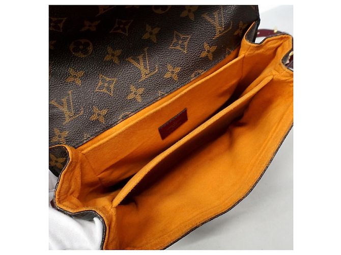 Bolsa Louis Vuitton Monogram Pochette Metis MM Marrom - vista 4