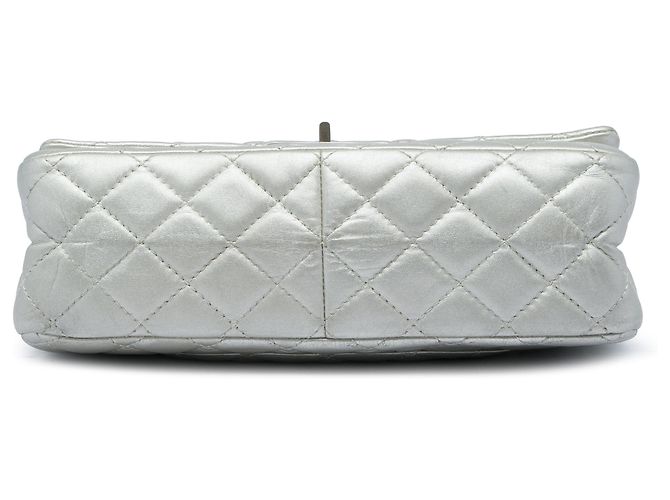 Chanel Silver Quilted Metallic Lambskin Reissue 2.55 Double Flap 226 Argento - vista 3
