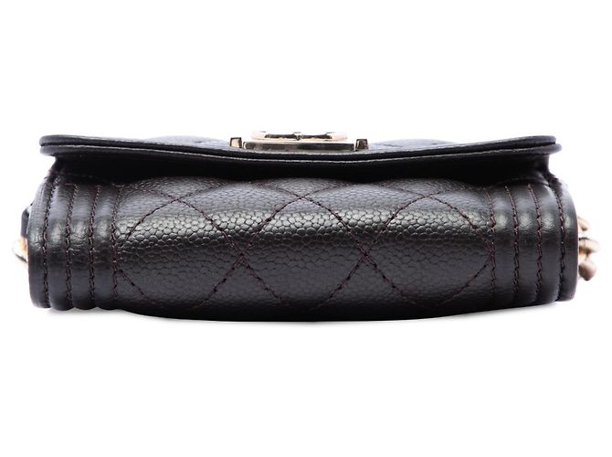 Tarjetero Chanel Boy de piel caviar acolchada marrón con cadena Castaño Marrón oscuro - vista 3