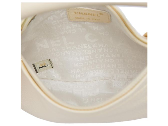 Bolsa Chanel em couro de bezerro branco com tassel e dados - vista 4
