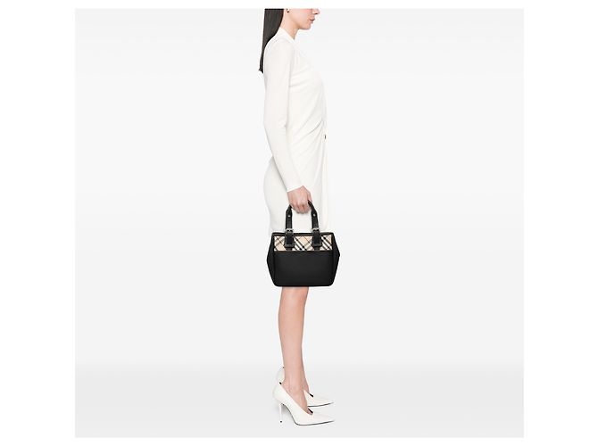 Borsa a mano in nylon Burberry con rifiniture Nova Check nere Nero - vista 6
