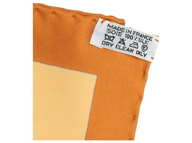 Lenço de seda Hermès Beige Pythagore 90 Bege - vista 2