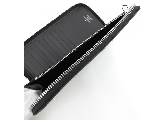 Louis Vuitton Taiga Zippy Wallet Black - view 4