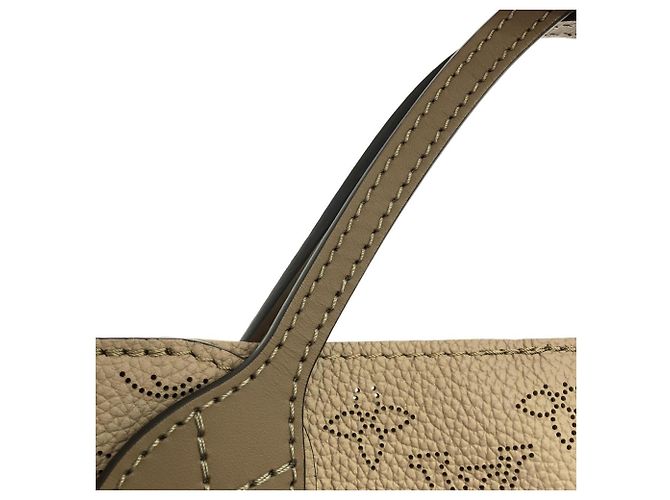 Borsa Louis Vuitton Mahina Hina PM - vista 5