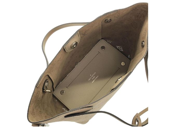 Borsa Louis Vuitton Mahina Hina PM - vista 7