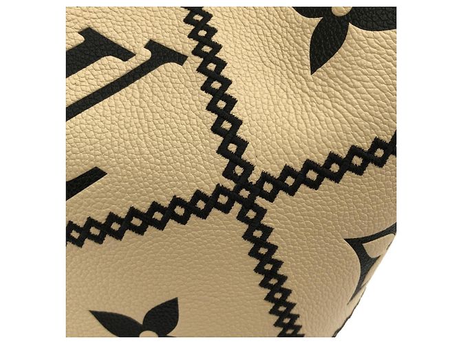 Néonoé Borsa a tracolla Louis Vuitton Monogram Empreinte Broderie Neo Noe MM Crudo - vista 5
