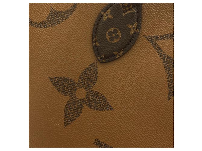 Bolso Louis Vuitton Monogram Giant OnTheGo GM Castaño - vista 4