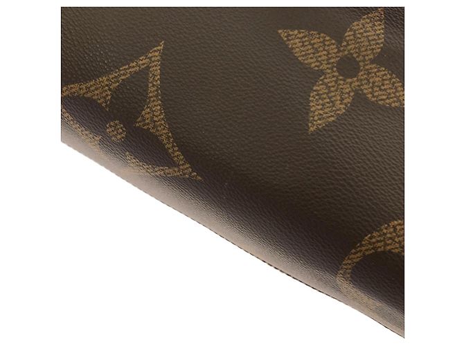 Bolso Louis Vuitton Monogram Giant OnTheGo GM Castaño - vista 6