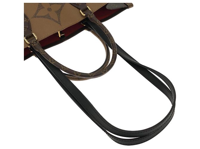 Bolso Louis Vuitton Monogram Giant OnTheGo GM Castaño - vista 7