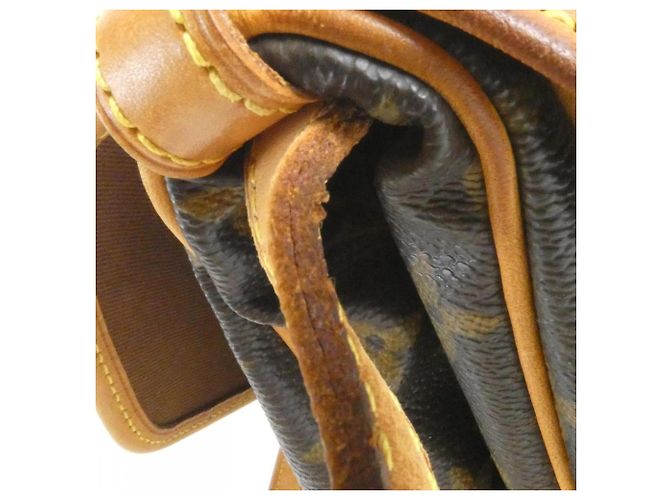 Bolsa de Ombro Louis Vuitton Monogram Saumur Marrom - vista 7